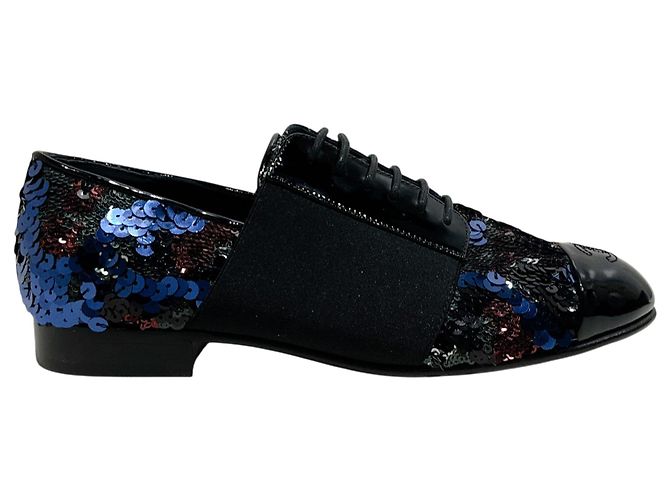 Chanel schwarze elastische Spitzen-Schnürschuhe mit Pailletten - Ansicht 2