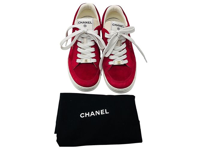 Sneakers basse Chanel in camoscio rosso - vista 7