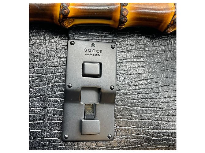 Borsa a tracolla Gucci in pelle nera Bamboo Bullet Nero - vista 9
