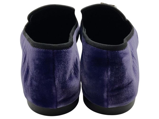 Pantofole smoking Giuseppe Zanotti in velluto cipriato viola con nappe di cristallo - vista 5