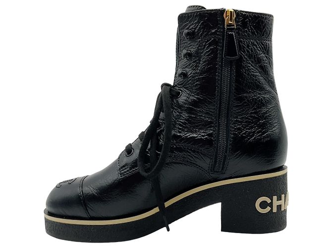 Botas de combate con cordones de piel charolada arrugada negra Chanel Negro - vista 3