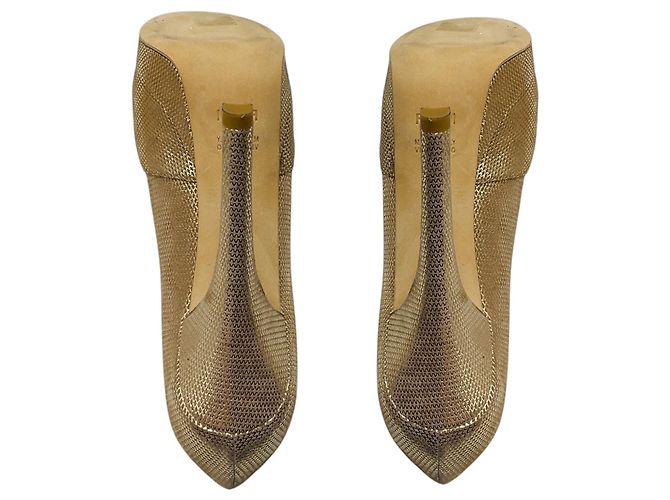 Fendi Gold Deco Textured Leather Double Platform Bow Peep Toe Pumps - view 5