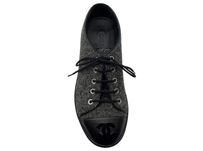 Sneakers basse Chanel Charcoal Grey / Black in tweed e pelle di agnello con logo CC e punta rinforzata Grigio - vista 4