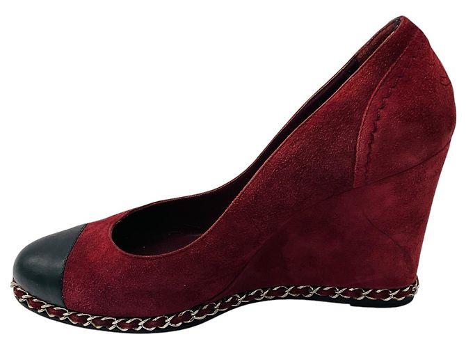 Décolleté con zeppa Chanel 2011 in camoscio bordeaux scuro Bordò - vista 3
