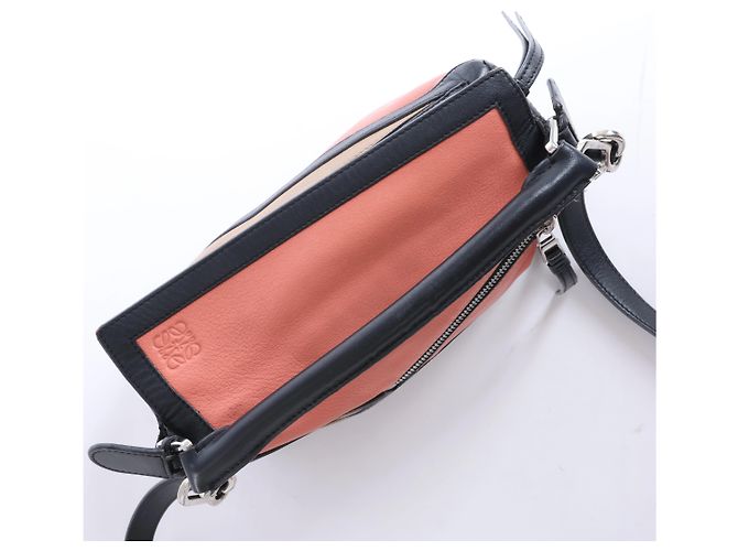 Bolso Loewe Puzzle Small de piel, bolso de mano 2 formas en negro x rosa - vista 6