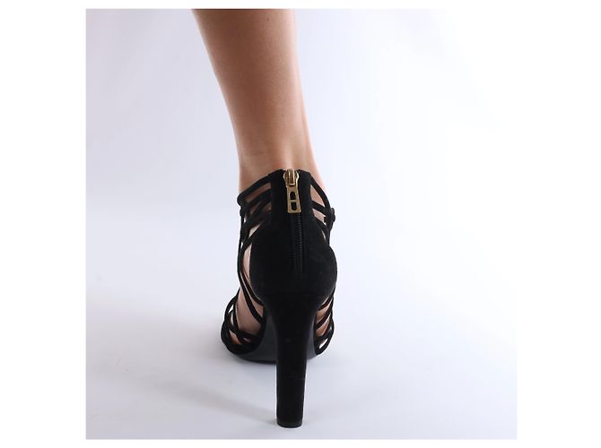 Sandali con cinturini Hermès in camoscio nero EU 41 - vista 4