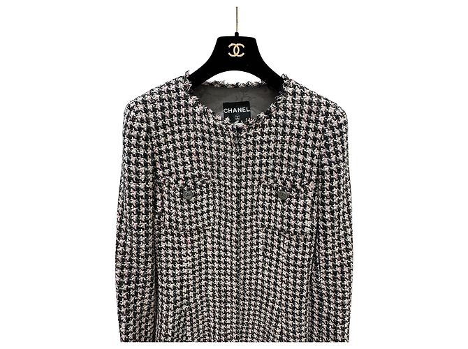 Timeless Chanel 08A Black Jacket - Structured FR 36 Pre-owned - view 2