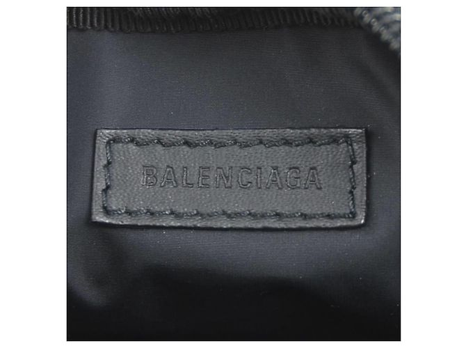 Borsa Messenger Balenciaga in Nylon Nero - vista 11