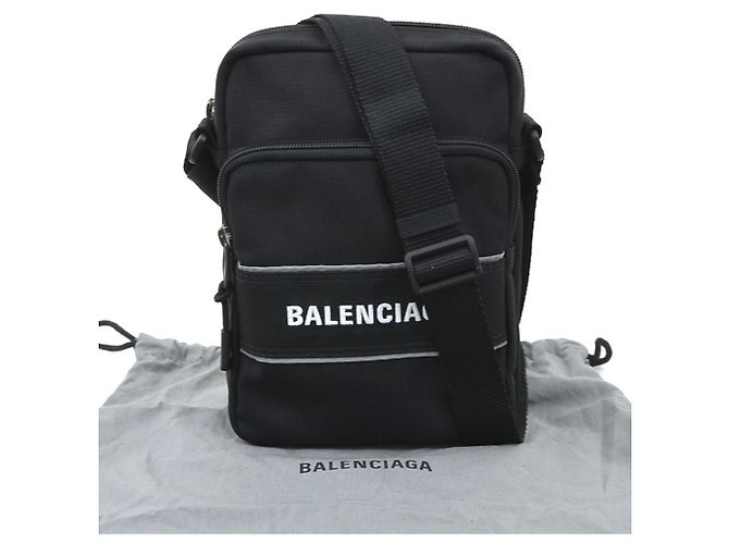 Borsa Messenger Balenciaga in Nylon Nero - vista 12
