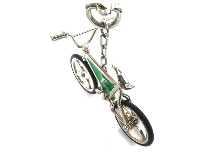 Chaveiro Charm Louis Vuitton Preto Prata Verde - vista 3