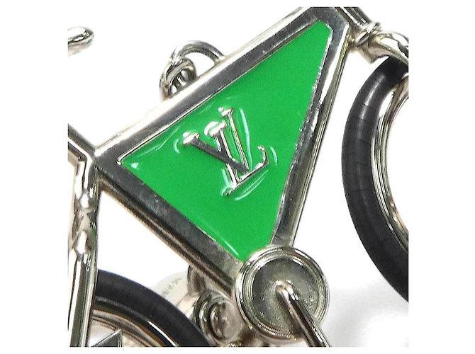 Chaveiro Charm Louis Vuitton Preto Prata Verde - vista 8