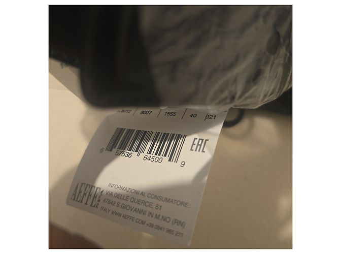 Moschino Gürtel aus schwarzem Leder mit silbernem Logo - Ansicht 13
