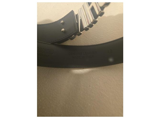 Moschino Gürtel aus schwarzem Leder mit silbernem Logo - Ansicht 8