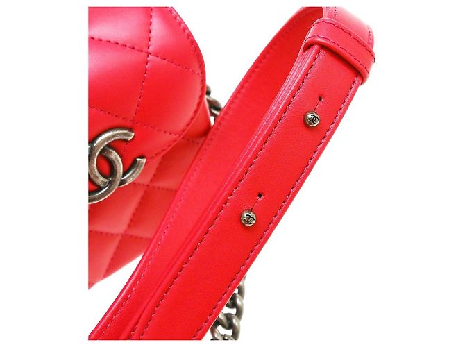 Chanel So Black Trendy CC Clutch com corrente em pele de cordeiro acolchoada Small Vermelho - vista 6