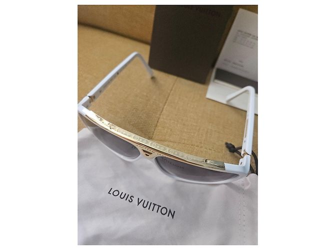 Occhiali da sole Louis Vuitton Attitude Aviator Bianco D'oro - vista 3
