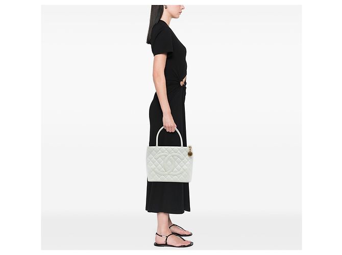 Tote Chanel Caviar Medallion Bianca Bianco - vista 7