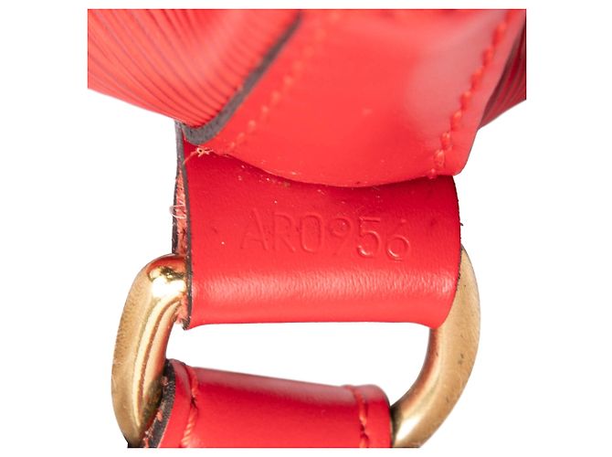 Borsa a secchiello Petit Noe Louis Vuitton Epi rossa Rosso - vista 6