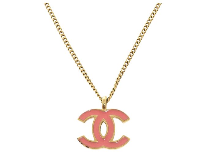 Collana con ciondolo smaltato Chanel CC placcato oro D'oro - vista 2