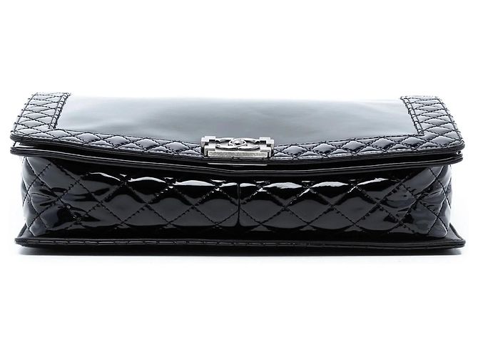 Borsa a tracolla Chanel Boy Reverso Flap Extra Large in vernice nera Nero - vista 3