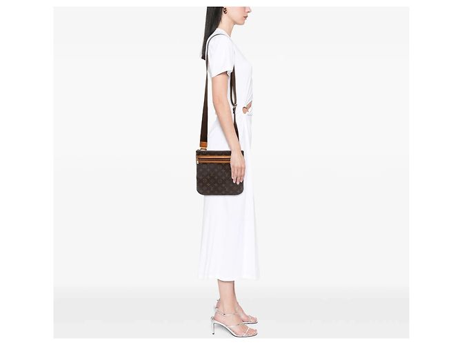 Bolso bandolera Louis Vuitton Monogram Bosphore Pochette Marrón Castaño - vista 7