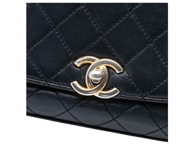 Borsa a patta Chanel Medium Quilted Lambskin La Parisienne Nera Nero - vista 6