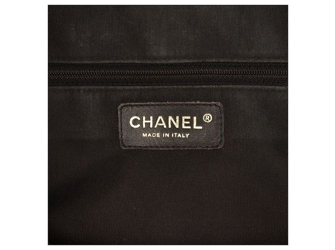 Borsa Bowling Chanel CC Matelassé in Pelle Caviar Nera Nero - vista 5