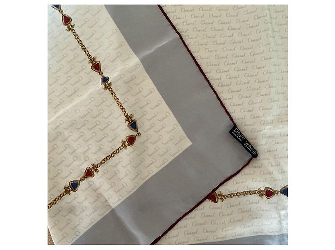 Foulard vintage Chanel in seta - stampa catena e gioielli Gripoix - etichetta Rosso Blu Beige D'oro Grigio Bordò - vista 14