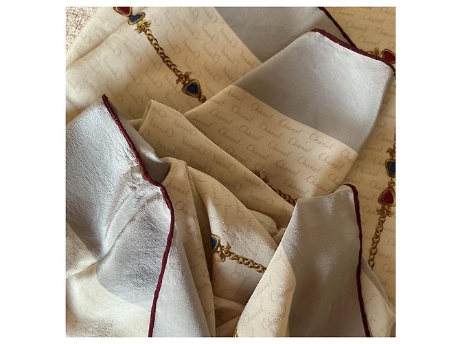 Foulard vintage Chanel in seta - stampa catena e gioielli Gripoix - etichetta Rosso Blu Beige D'oro Grigio Bordò - vista 19
