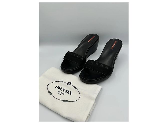 Mules con zeppa Prada eleganti realizzate in pelle liscia nera Nero - vista 2