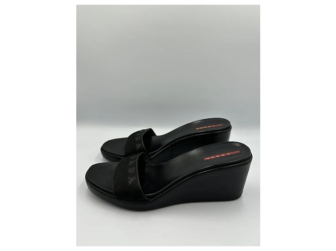 Mules con zeppa Prada eleganti realizzate in pelle liscia nera Nero - vista 3