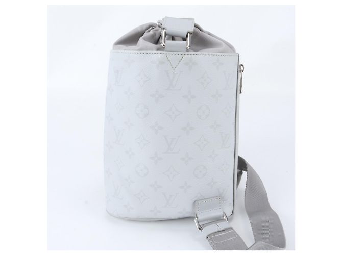 Borsa Sling Louis Vuitton Monogram Chalk Bianco Monogramma - vista 3