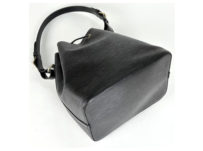 Noe Borsa a tracolla Louis Vuitton Petit Noé Nero - vista 2