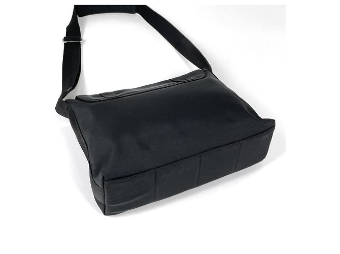 Bolsa de ombro Gucci em nylon e couro - vista 2