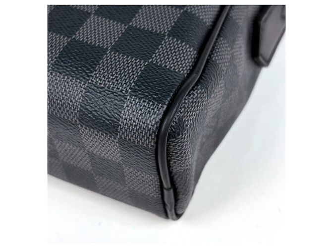 Borsa a tracolla Louis Vuitton Dayton PM Nero - vista 3