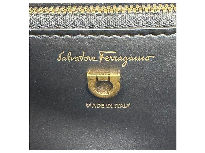 Salvatore Ferragamo Bolsa Tiracolo Ferragamo Gancini Joanne em couro preto - vista 5