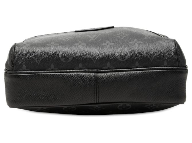 Louis Vuitton Black Monogram Taigarama Outdoor Messenger Nero - vista 3