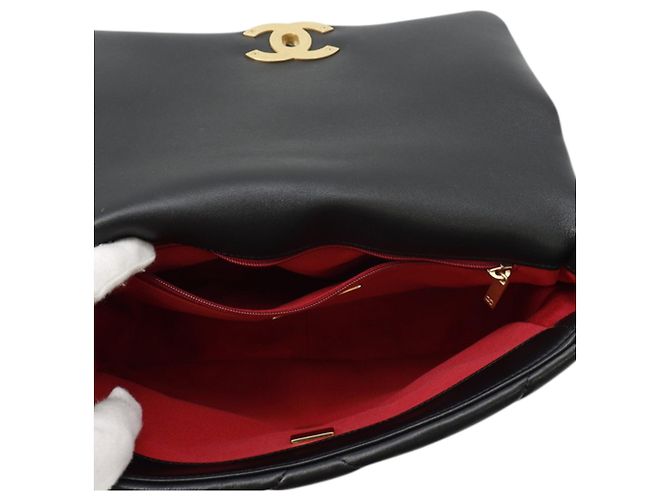 Chanel 19 Flap Medium in nappa nera Nero - vista 4