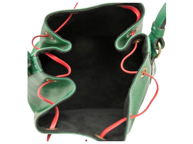 Louis Vuitton Green Epi Petit Bicolor Noe Verde - vista 4
