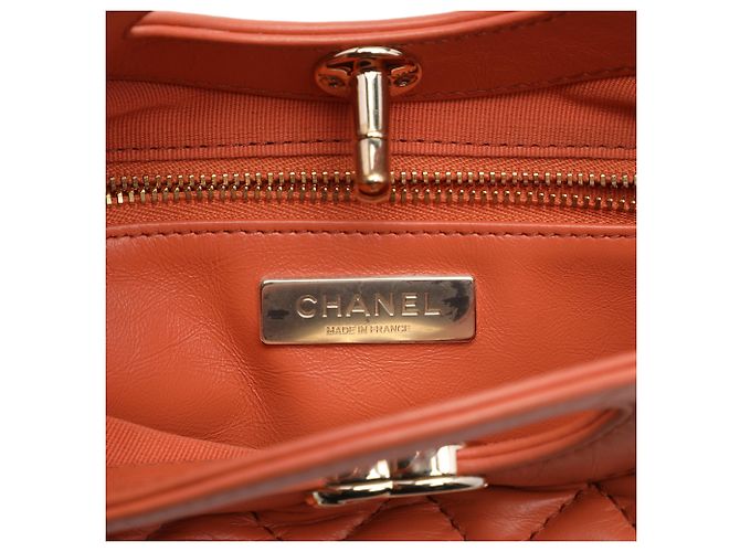 Borsa Chanel 31 Shopping Bag Mini in vitello grinzato lucido arancione - vista 5