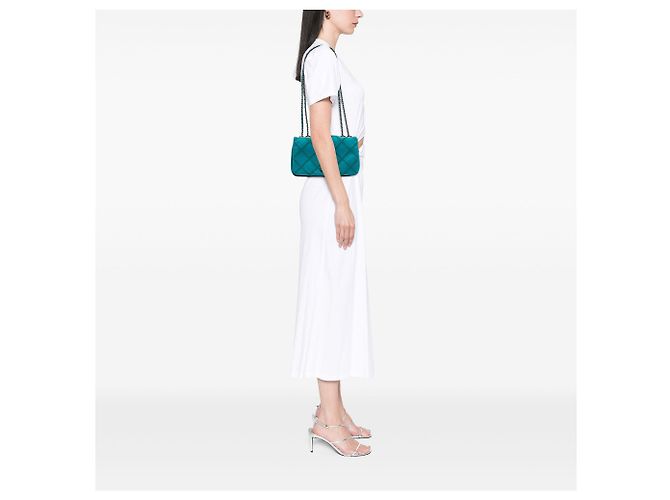 Chanel Blue CC Iridescent Calfskin Diamond Stitch Flap Azul Turquesa - vista 6