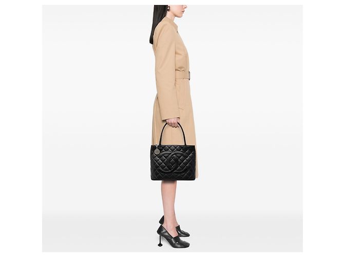 Chanel Black Caviar Medallion Tote Schwarz - Ansicht 6
