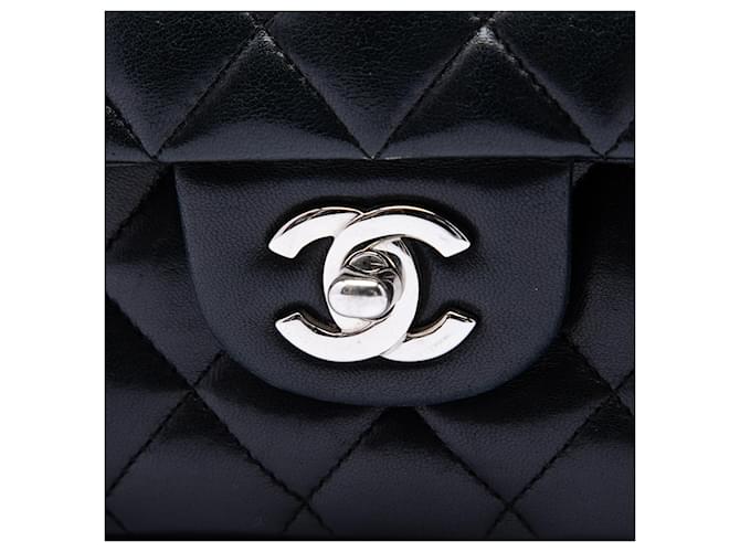 Chanel Black Medium Classic Lambskin Double Flap Nero - vista 5