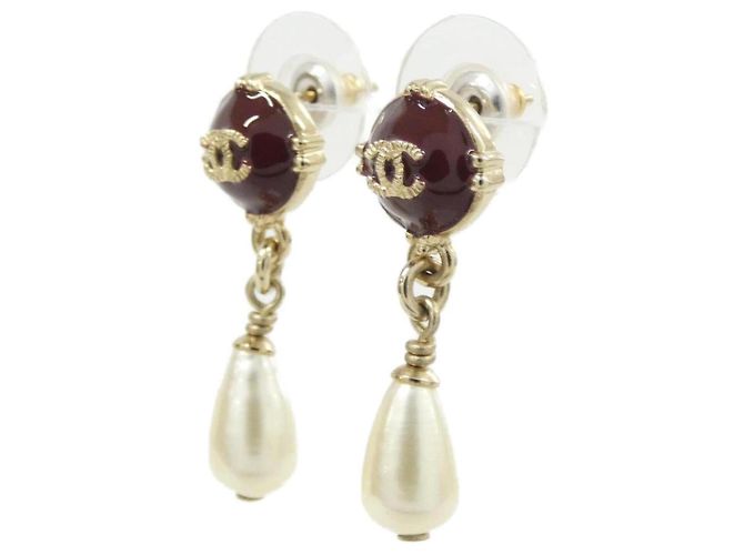 Orecchini a goccia Chanel in Bordeaux, Gold e White Bianco D'oro Bordò - vista 2