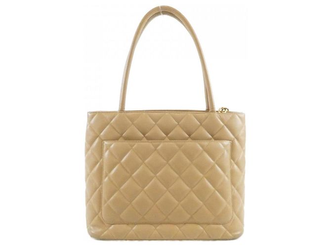 Bolsa Chanel 1804 Bege em pele de vitelo grão - vista 2
