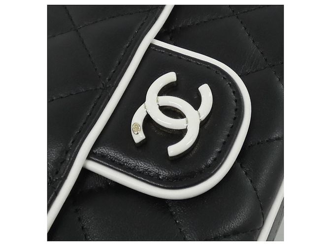 Borsa a mano Chanel AP4516 in pelle d'agnello Nero Bianco - vista 6