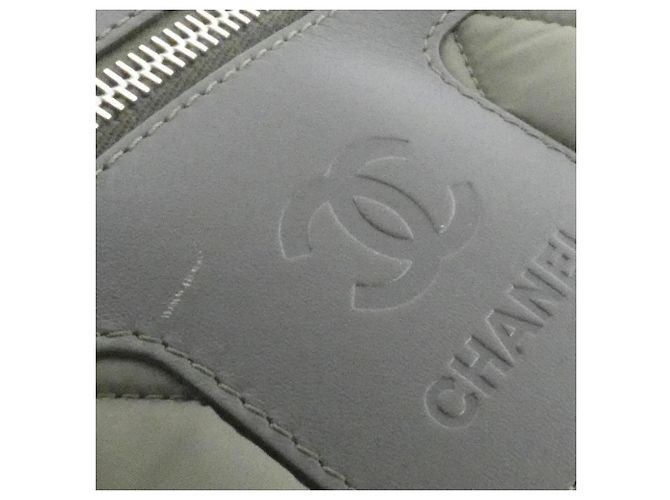 Bolso Chanel Coco Cocoon Caqui - vista 5