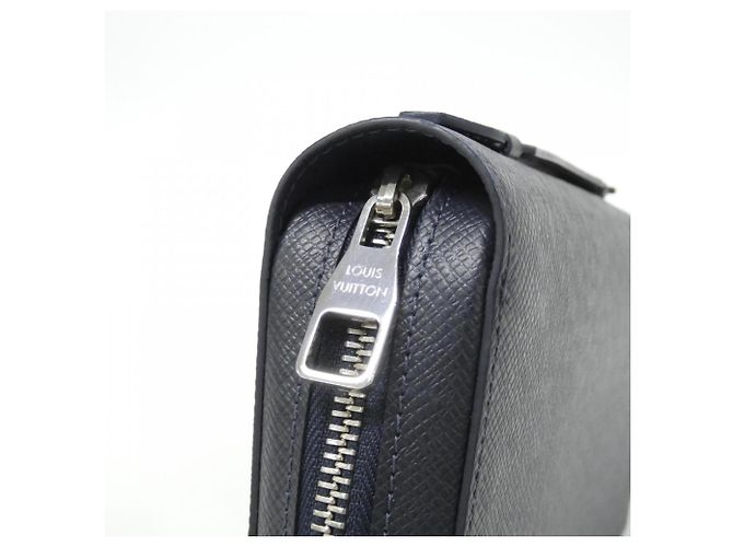 Louis Vuitton Taiga Zippy XL Bi-Fold Wallet Navy blue - view 4