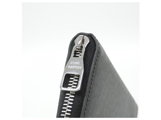 Louis Vuitton Taiga Zippy Wallet Black - view 4