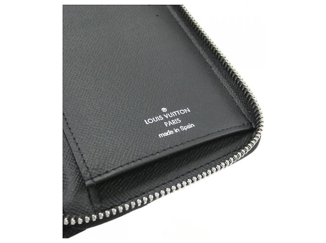 Louis Vuitton Taiga Zippy Wallet Black - view 7