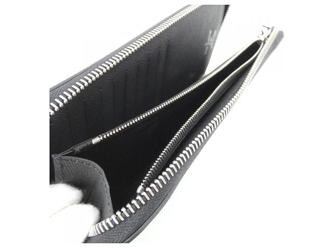 Louis Vuitton Taiga Zippy Wallet Black - view 8